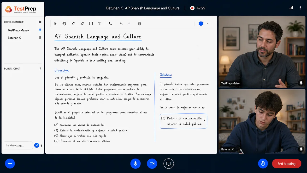 TestPrep sınıfında AP Spanish Language & Culture birebir dersi — eğitmen ve öğrenci tahtada birlikte çalışıyor